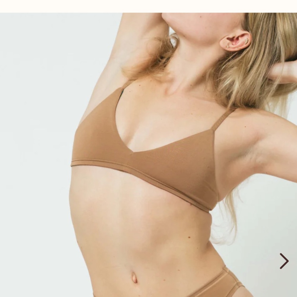 New Huha Seamless Tan Bra Size Small